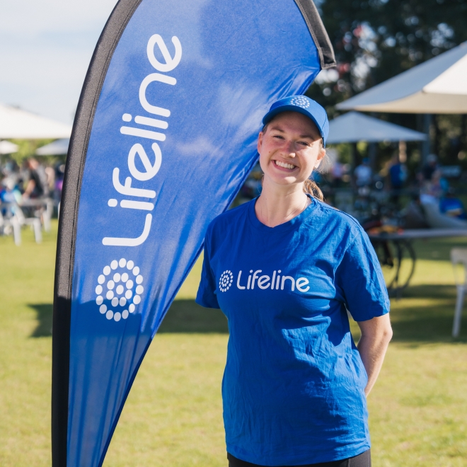 Lifeline member with flag