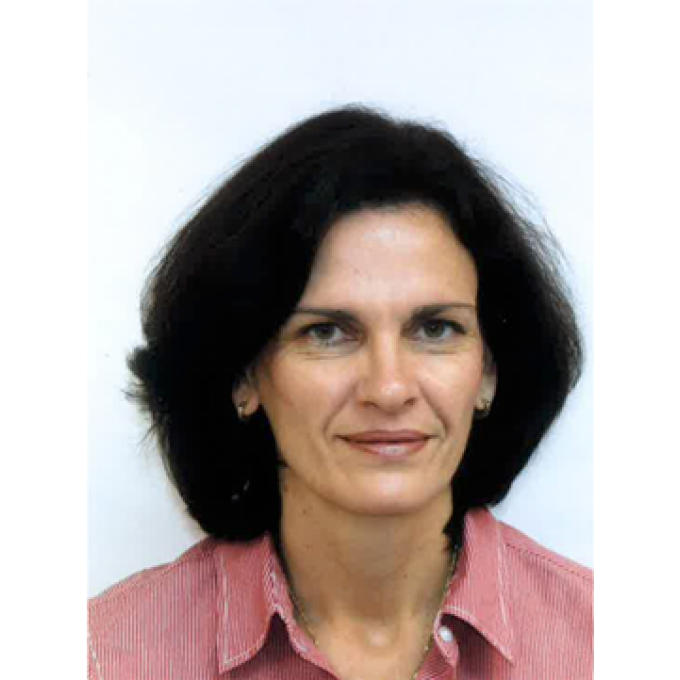 Headshot of Gillian Fox